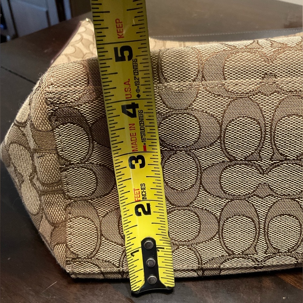 Coach Brown & Tan Signature Logo Shoulder Purse with extending strap   - Picture 7 of 12
